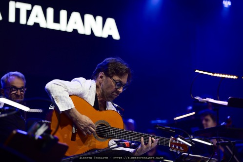 20250710 - Estivaljazz 2025, Night 1 / Al Di Meola with Orchestra della Svizzera italiana; Al Di Meola, guitar; Peo Alfonsi, guitar; Sergio Martinez, perc.; Fabrizio Festa, conductor - P.za della Riforma, Lugano, Switzerland