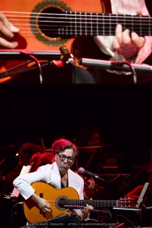 20250710 - Estivaljazz 2025, Night 1 / Al Di Meola with Orchestra della Svizzera italiana; Al Di Meola, guitar; Peo Alfonsi, guitar; Sergio Martinez, perc.; Fabrizio Festa, conductor - P.za della Riforma, Lugano, Switzerland