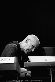 20250711 - Estivaljazz 2025, Night 2 / Kurt Elling & Yellowjackets Celebrate Weather Report  / Russel Ferrante, keys; Dane Alderson, bass; Bob Mintzer, EWI; Will Kennedy, drums - P.za della Riforma, Lugano, Switzerland
