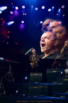 20250711 - Estivaljazz 2025, Night 2 / Kurt Elling & Yellowjackets Celebrate Weather Report  / Russel Ferrante, keys; Dane Alderson, bass; Bob Mintzer, EWI; Will Kennedy, drums - P.za della Riforma, Lugano, Switzerland