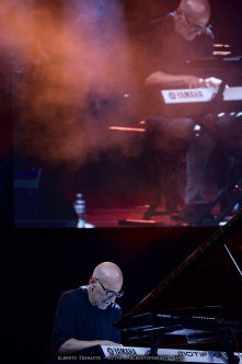 20250711 - Estivaljazz 2025, Night 2 / Kurt Elling & Yellowjackets Celebrate Weather Report  / Russel Ferrante, keys; Dane Alderson, bass; Bob Mintzer, EWI; Will Kennedy, drums - P.za della Riforma, Lugano, Switzerland