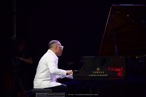 20250712 - Estivaljazz 2025, Night 3 / Gonzalo Rubalcaba Trio d’Été / Gonzalo Rubalcaba, piano; Matt Brewer, double bass; Ernesto Simpson, drums - P.za della Riforma, Lugano, Switzerland