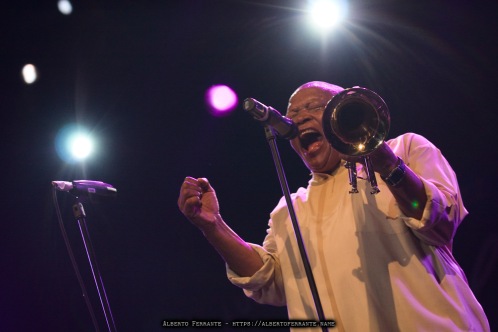20090703 - Estivaljazz 2009, night 4, Hugh Masekela - Piazza della Riforma, Lugano (Switzerland)