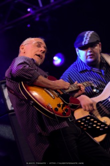 20110701 - Estivaljazz 2011, Night 4, The Larry Carlton Trio - Piazza della Riforma, Lugano, Switzerland