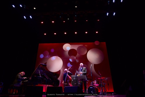 20250314 - XXVI Festival di cultura e musica jazz, night 2 / Andy Sheppard Trio / Andy Sheppard sax soprano e tenore; Rita Marcotulli piano; Michel Benita contrabbasso - Cinema Teatro Chiasso (Switzerland)