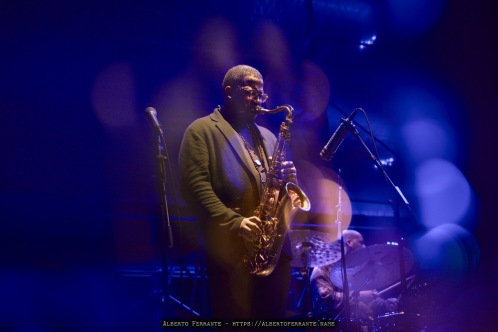 20260313 - 27o Festival di cultura e musica jazz, So What?!, Night 2, James Brandon Lewis Trio / James Brandon Lewis, sax tenore; Josh Werner, basso elettrico; Chad Taylor, batteria - Cinema Teatro Chiasso (Switzerland)