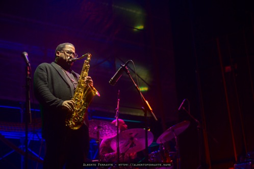 20260313 - 27o Festival di cultura e musica jazz, So What?!, Night 2, James Brandon Lewis Trio / James Brandon Lewis, sax tenore; Josh Werner, basso elettrico; Chad Taylor, batteria - Cinema Teatro Chiasso (Switzerland)
