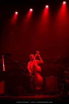 20260313 - 27o Festival di cultura e musica jazz, So What?!, Night 2, Daniel Karlsson Trio / Daniel Karlsson, piano, tastiere; Christian Spering, contrabbasso; Fredrik Rundqvist, batteria e percussioni - Cinema Teatro Chiasso (Switzerland)