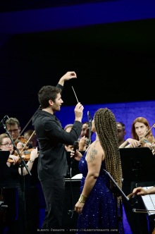20250717 - Lac en plein air, Rhapsody & Blues: Mezquida, Razem, Orchestra Canova, Pagano / Marco Mezquida, piano; Marko Lohikari, contrabbasso; David Xirgu, batteria; Badrya Razem, voce solista; Orchestra da camera Canova; Enrico Pagano, direttore - Agorà LAC, Lugano, Switzerland