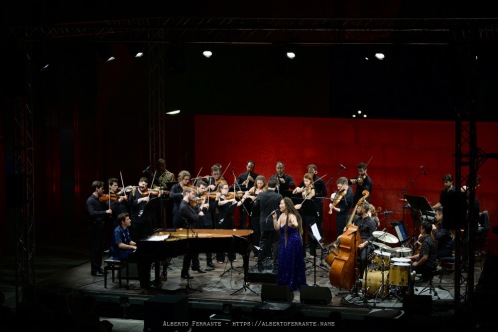 20250717 - Lac en plein air, Rhapsody & Blues: Mezquida, Razem, Orchestra Canova, Pagano / Marco Mezquida, piano; Marko Lohikari, contrabbasso; David Xirgu, batteria; Badrya Razem, voce solista; Orchestra da camera Canova; Enrico Pagano, direttore - Agorà LAC, Lugano, Switzerland