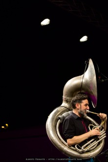 20260626 - LAC en plein air, Camilla Barbarito & Grand Tabazù, O' mia bella Madonnina / Camilla Barbarito, voce. Grand Tabazù: Stéphane Cézard, banjo; Damien Sabatier, sax alto; Aloïs Benoït, trombone; Sébastien Finck, Olivier Peysson, percussioni; Baptiste Sarat, tromba; Adrien Spirli, soubassophone; Lucas Spirli, fisarmonica; Adrien Virat, tecnico del suono - LAC, Lugano, Switzerland