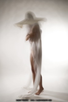 Vallie, Studio
