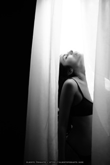 Vallie, Studio