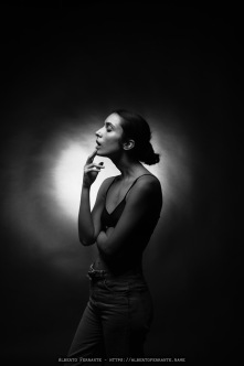Vallie, Studio