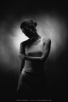 Vallie, Studio