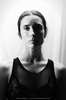 Vallie, Studio
